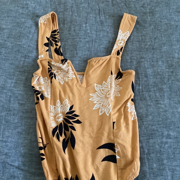 Floral body suit - Picture 2 of 4